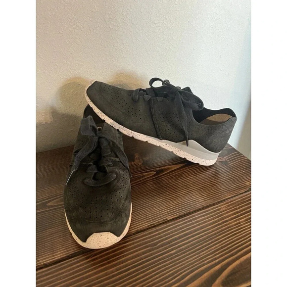 Ugg Treadlite Shoes Women's Size 7 Suede Leather black Sneakers Light Walking - Picture 1 of 7